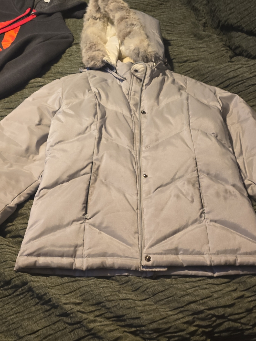 Liz Claiborne Light Gray Hooded Puffer Jacket with Faux-Fur Trim Small